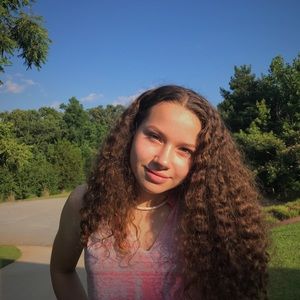 Meet your Posher, Julia